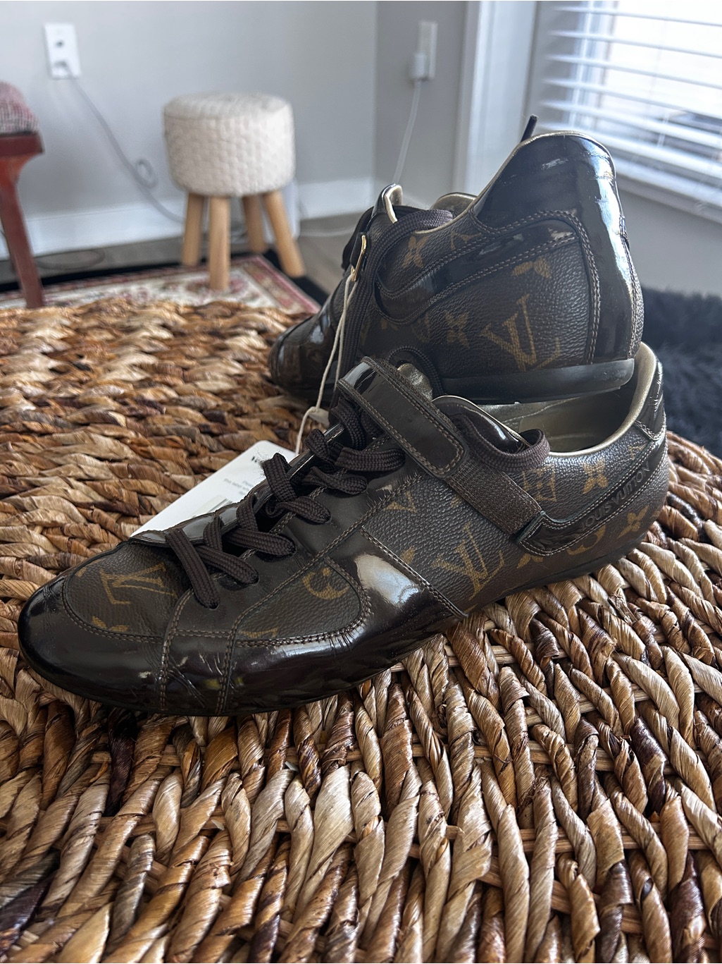 Lv Globe Trotter Patent Monogram Womenâs Sneakers